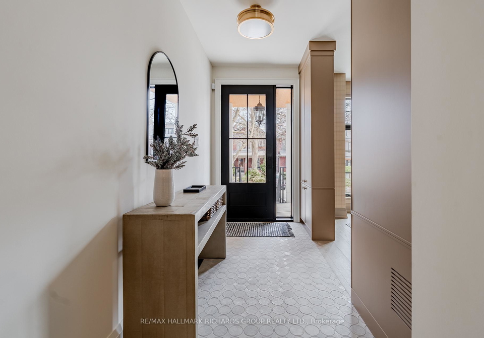 42a-elmer-avenue-toronto-ontario-e12174043