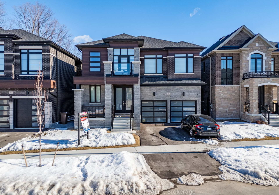 37-fruitful-crescent-whitby-ontario-e12177223