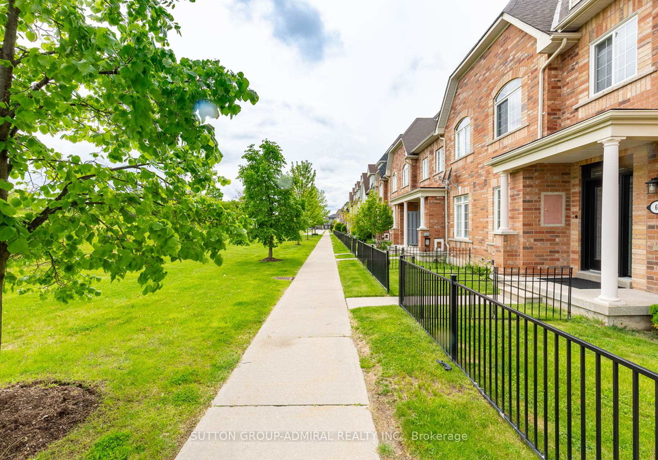 60-wicker-park-way-whitby-ontario-e12177989