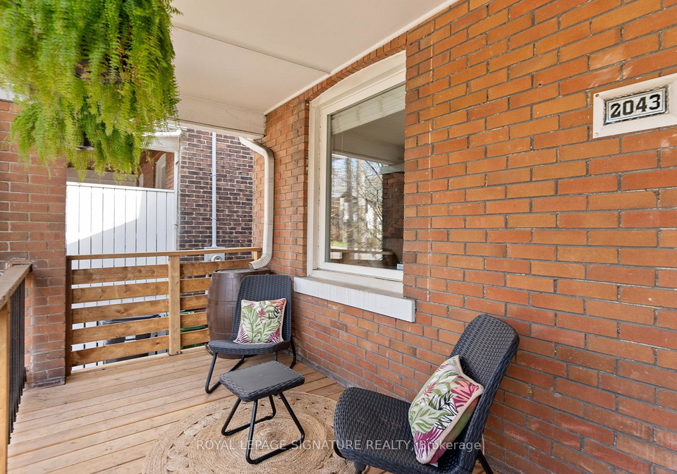 2043-gerrard-street-e-toronto-ontario-e12179013