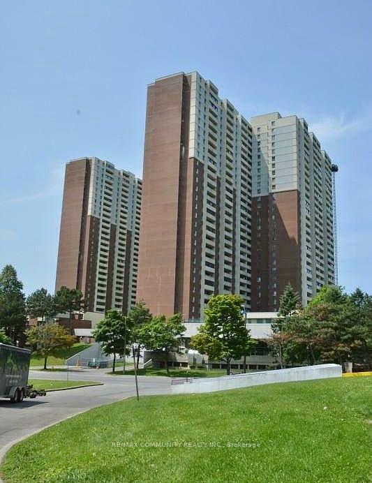 5-massey-square-east-york-ontario-e12179908