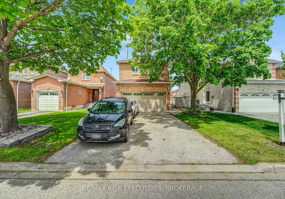 8-card-street-ajax-ontario-e12180976