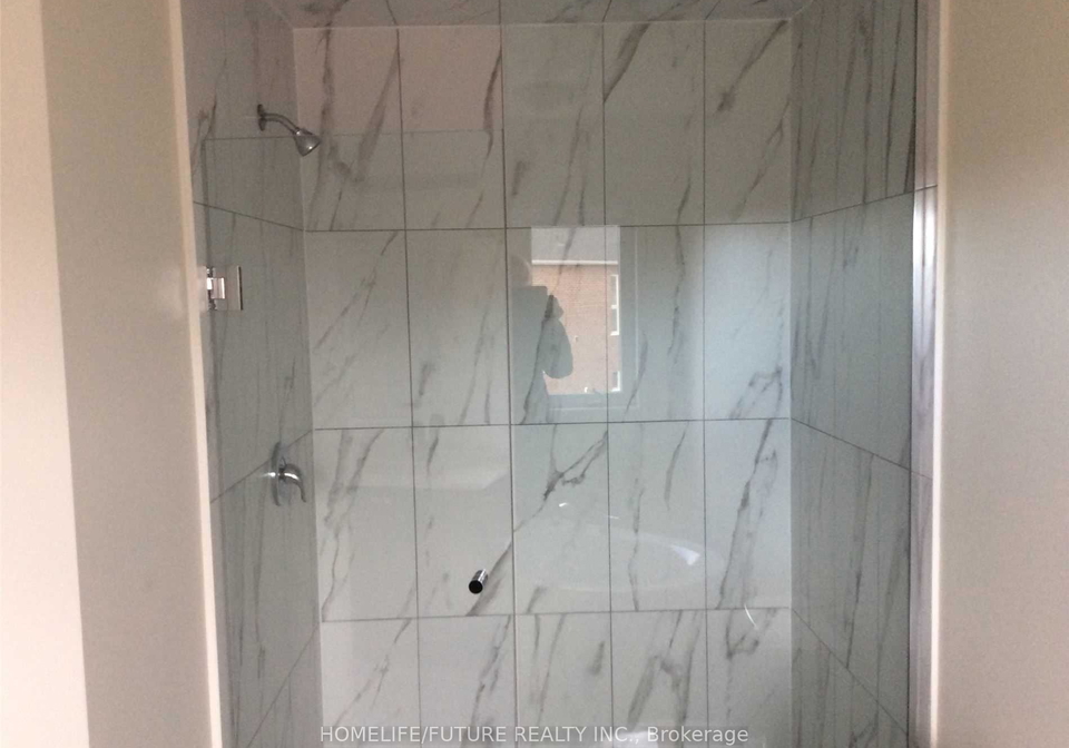 18-morningstar-avenue-whitby-ontario-e12184627