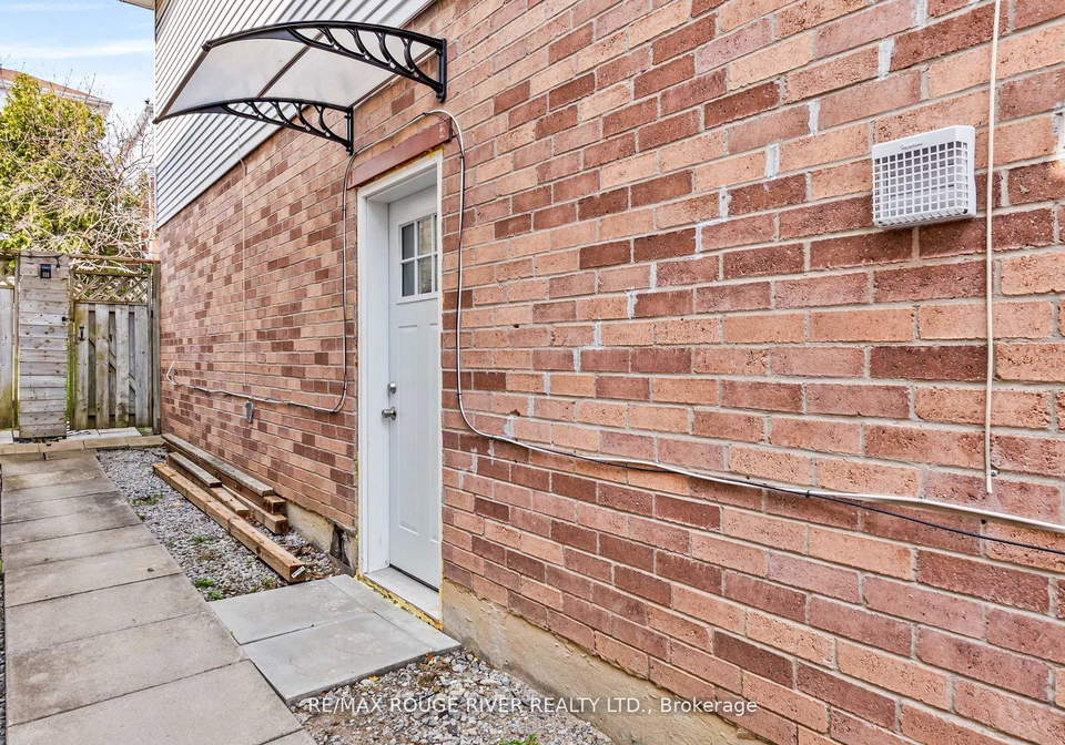 2292-chapman-court-pickering-ontario-e12185470