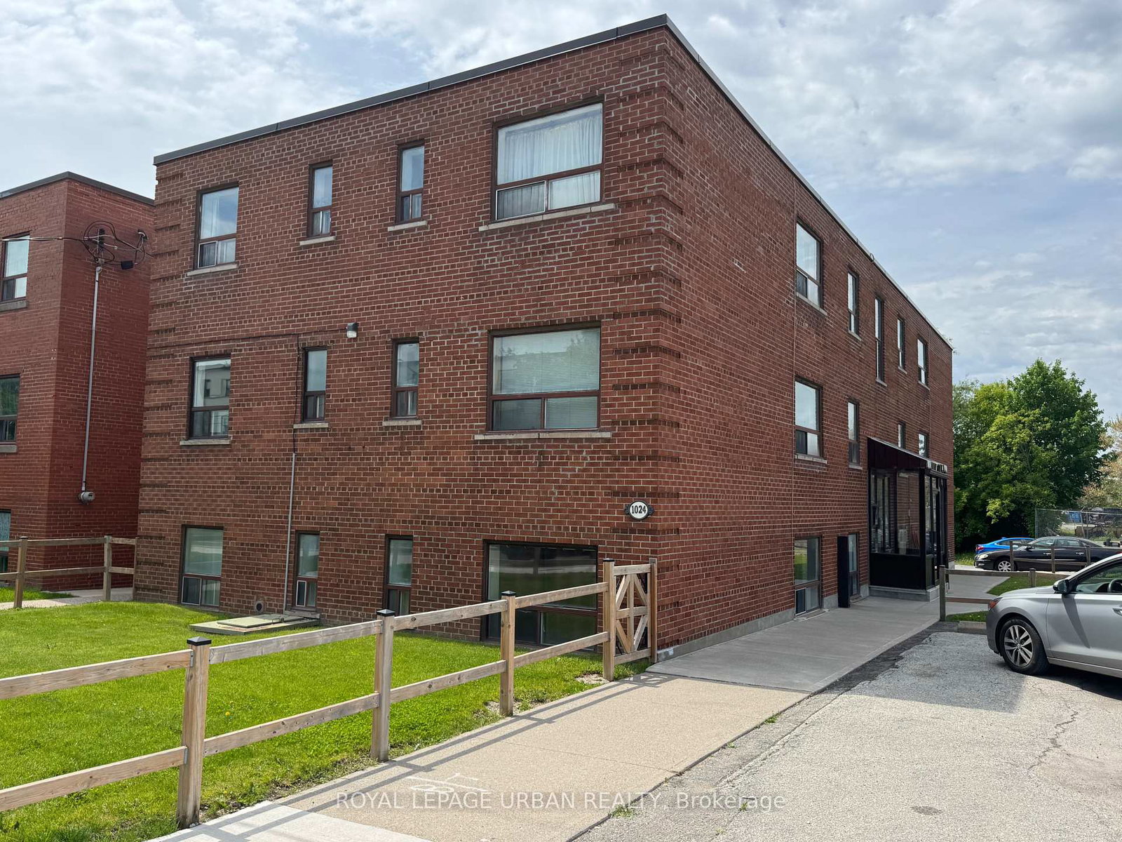 1024-oconnor-drive-east-york-ontario-e12186044
