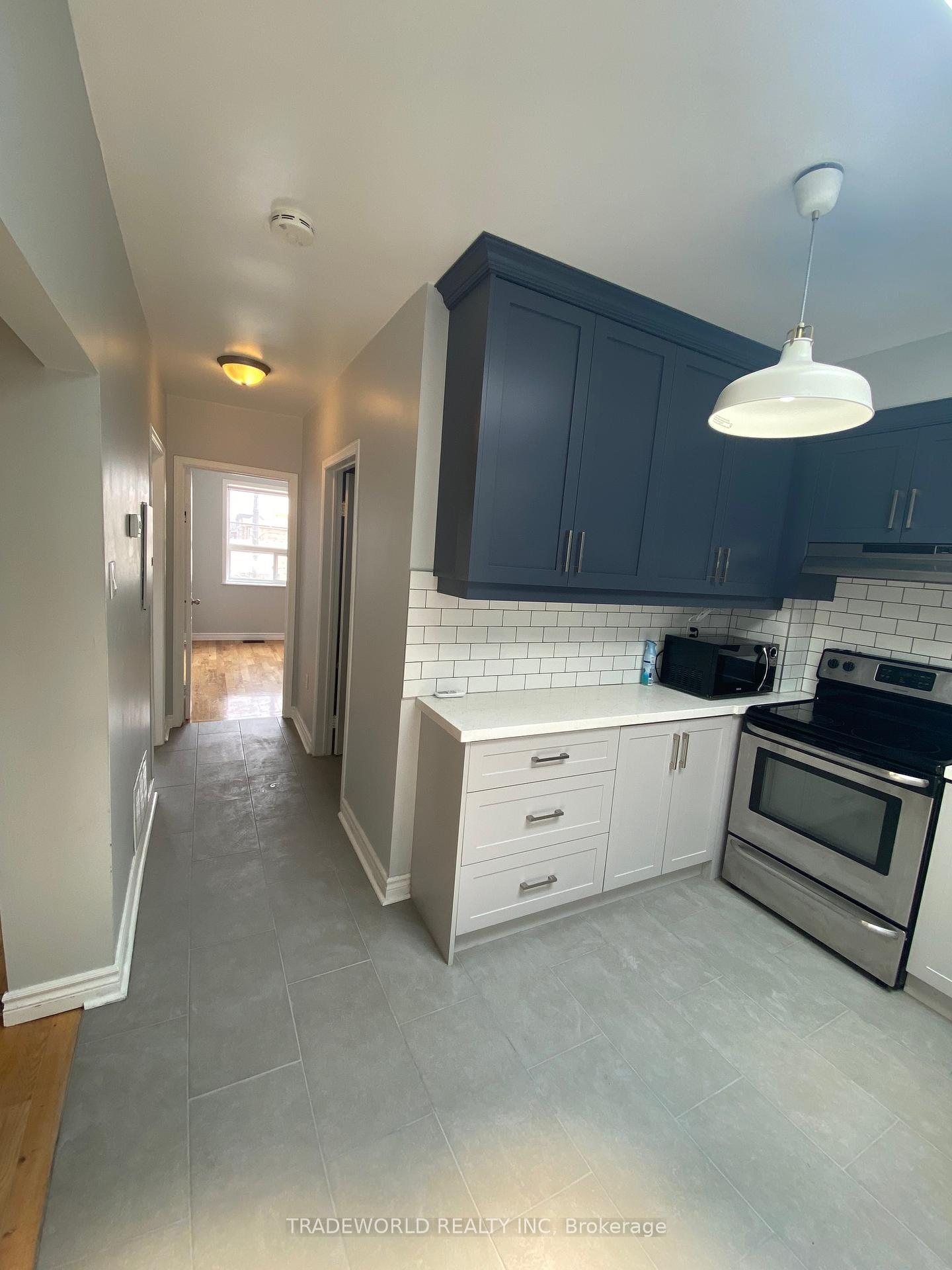 862-pape-avenue-east-york-ontario-e12187713