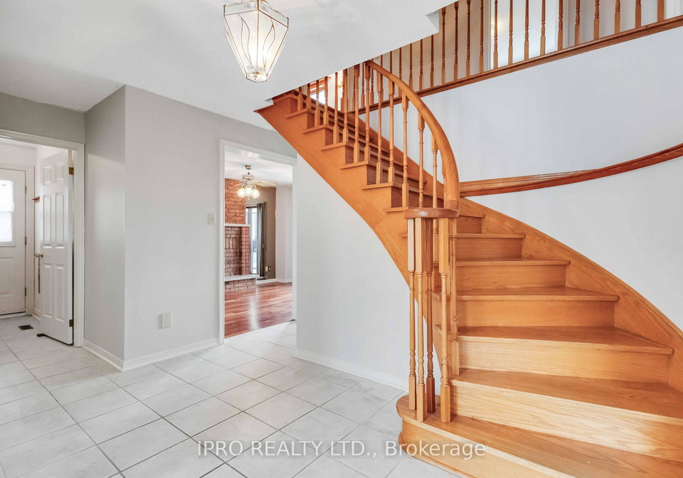 8-belmont-court-whitby-ontario-e12187822