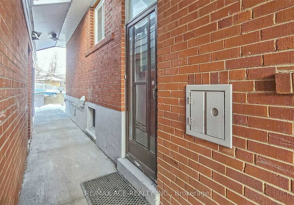 16-hogan-drive-scarborough-ontario-e12190140