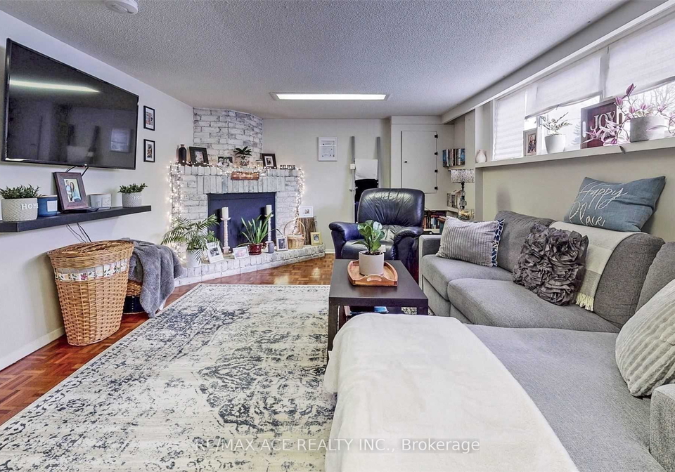 16-hogan-drive-scarborough-ontario-e12190140