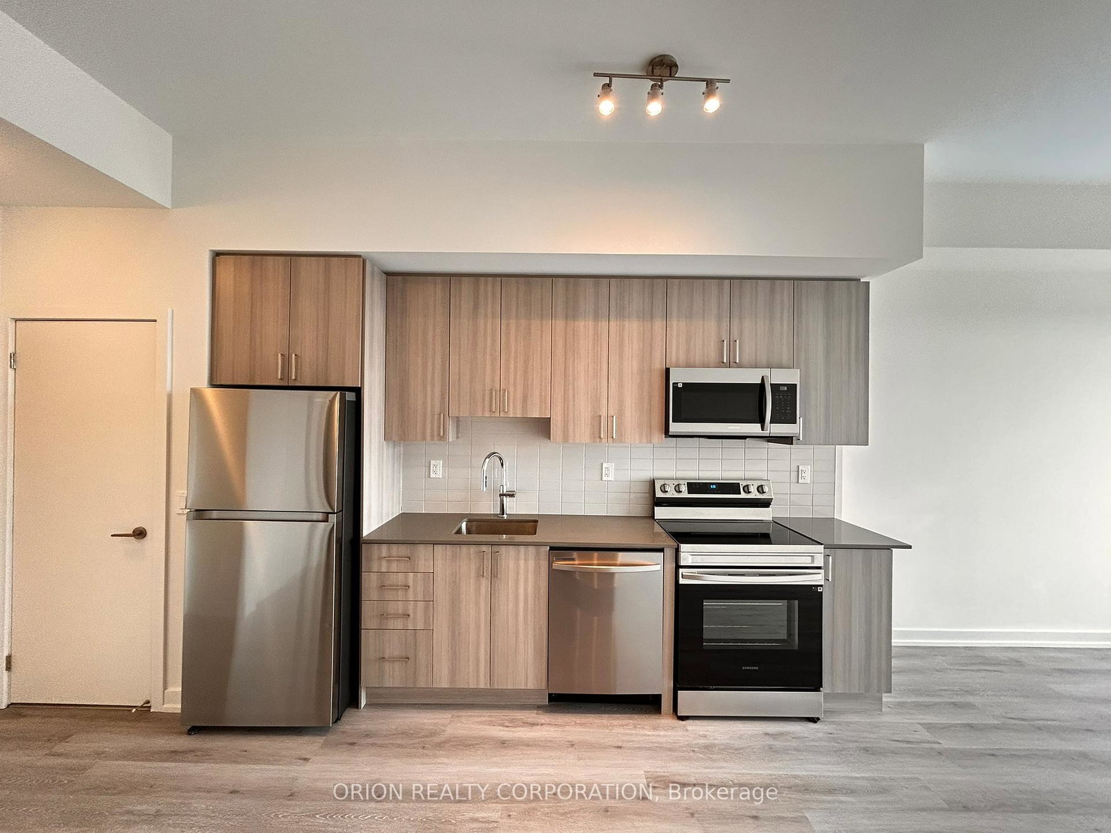 1435-celebration-drive-pickering-ontario-e12190403