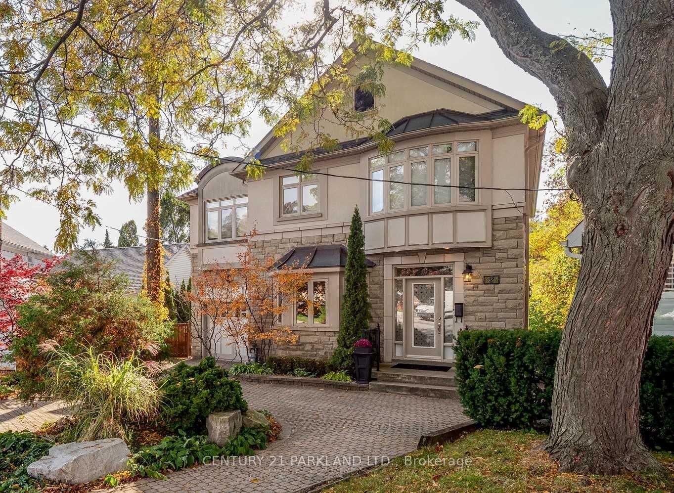 2-leonard-circle-toronto-ontario-e12190941