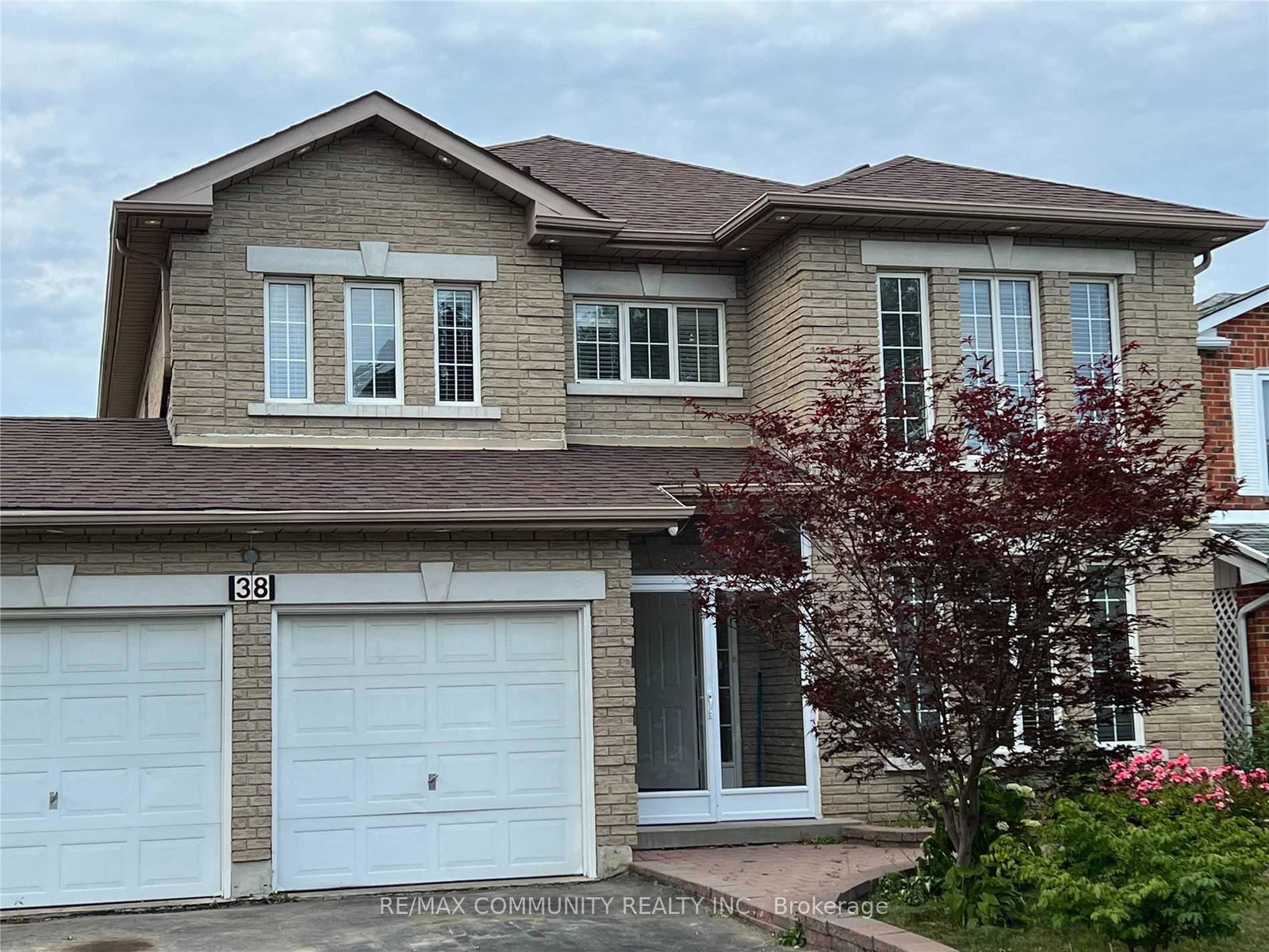 38-bluenose-crescent-scarborough-ontario-e12192176