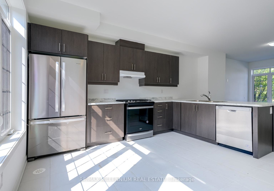 9-selfridge-way-whitby-ontario-e12193095