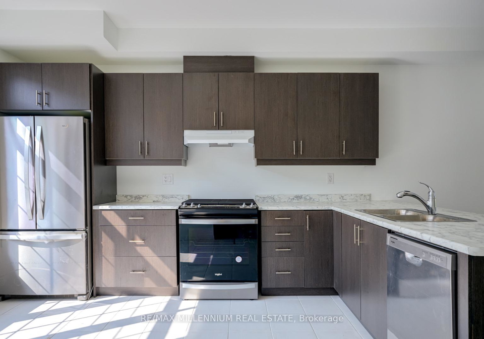 9-selfridge-way-whitby-ontario-e12193095