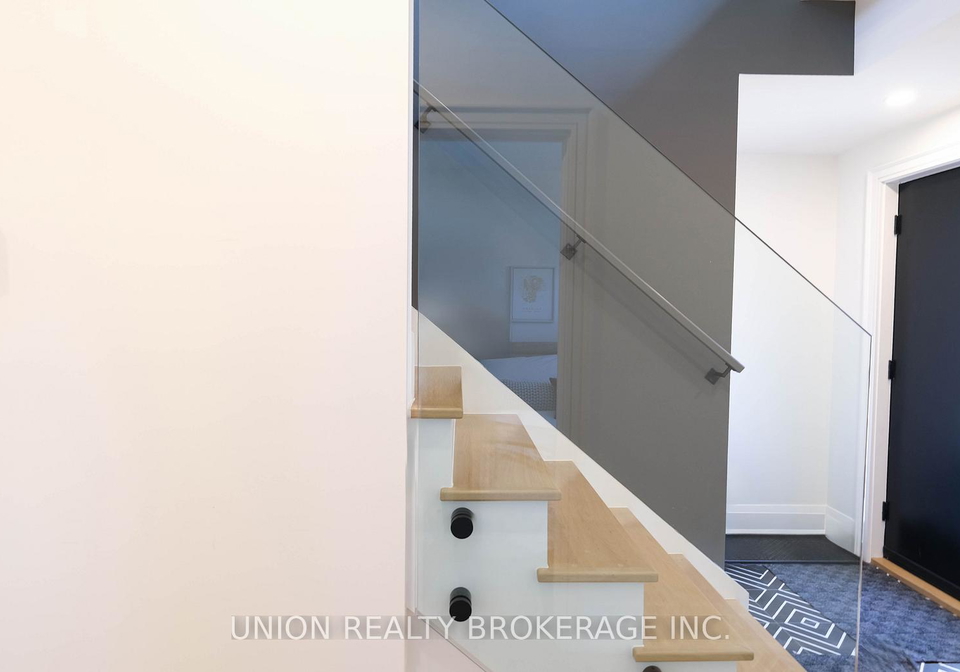 2137-gerrard-street-e-toronto-ontario-e12193456