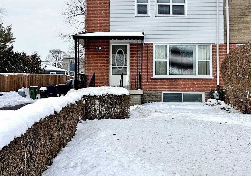 19-chesnut-crescent-scarborough-ontario-e12193730