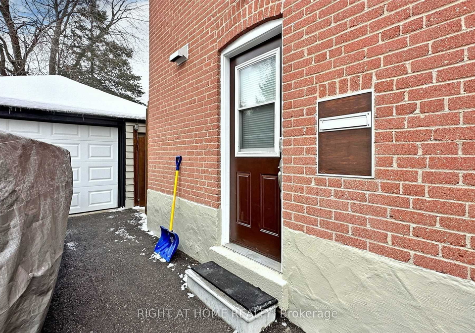 19-chesnut-crescent-scarborough-ontario-e12193730