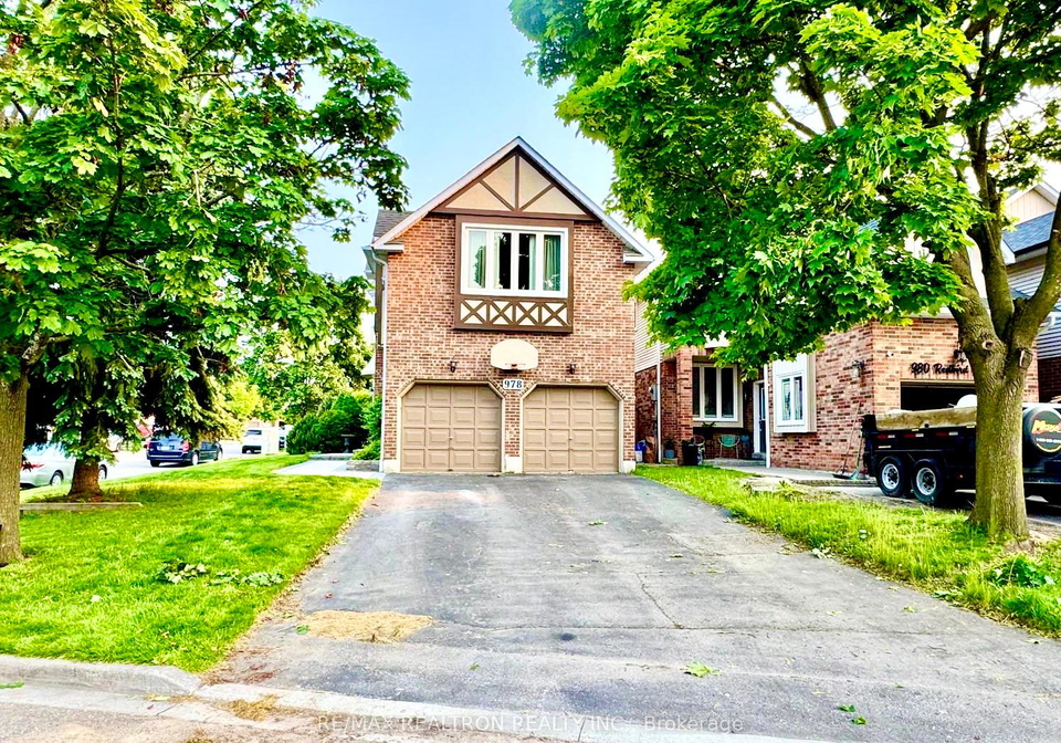 978-redbird-crescent-pickering-ontario-e12194180