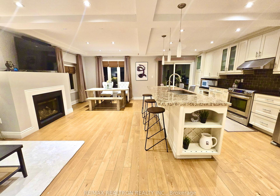 978-redbird-crescent-pickering-ontario-e12194180