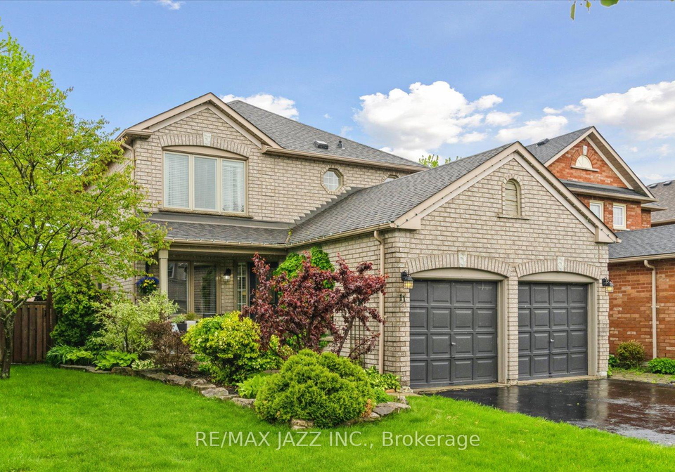 11-griffen-place-whitby-ontario-e12195405