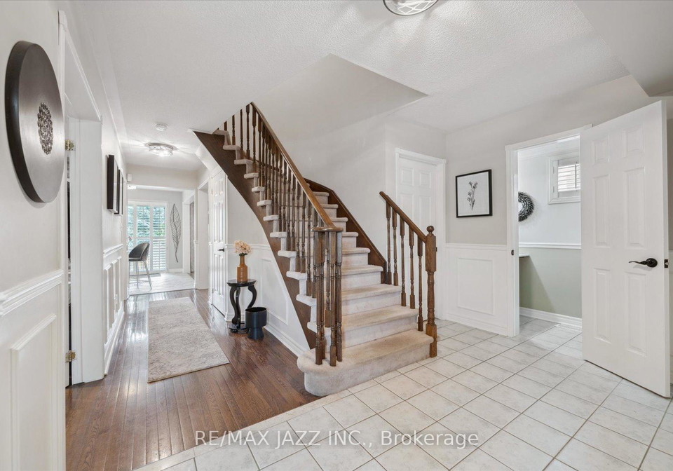 11-griffen-place-whitby-ontario-e12195405