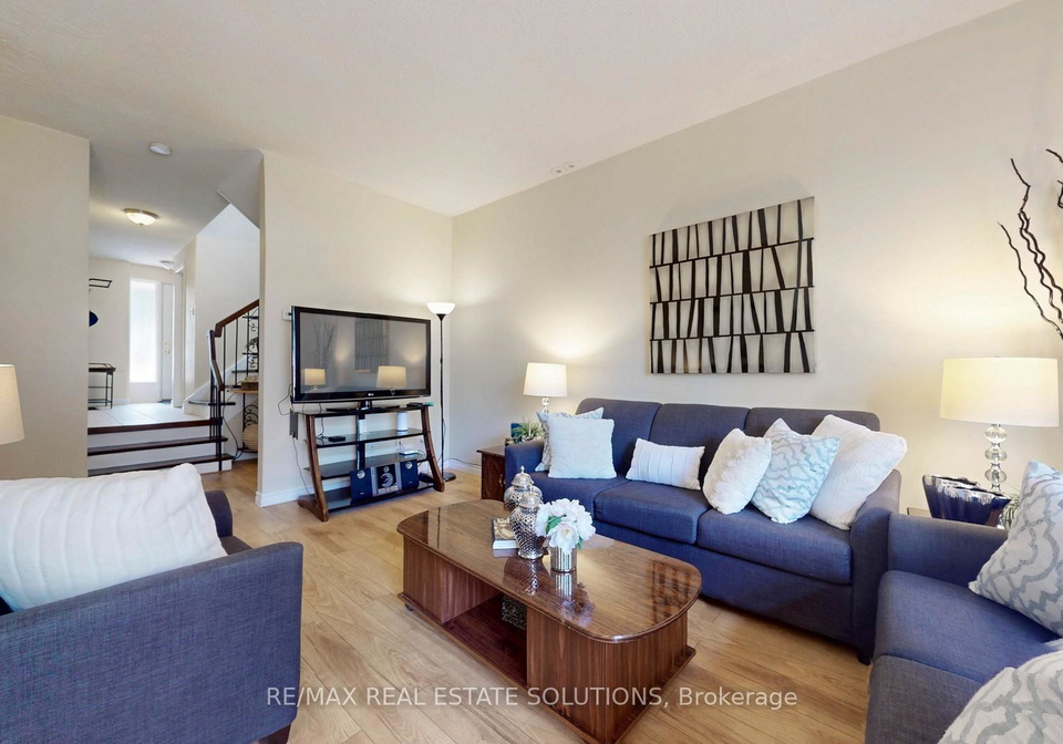 3409-st-clair-avenue-e-scarborough-ontario-e12195418