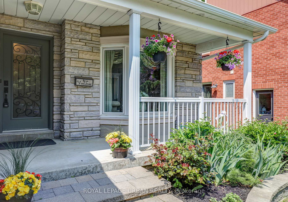 1023-mountcastle-crescent-pickering-ontario-e12197349