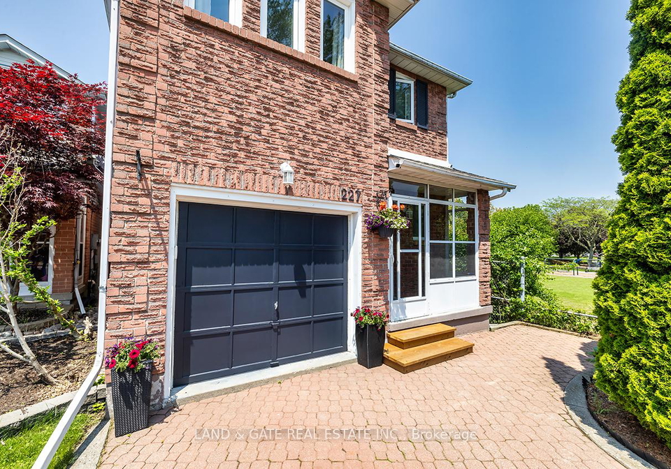 227-lichen-crescent-oshawa-ontario-e12199748