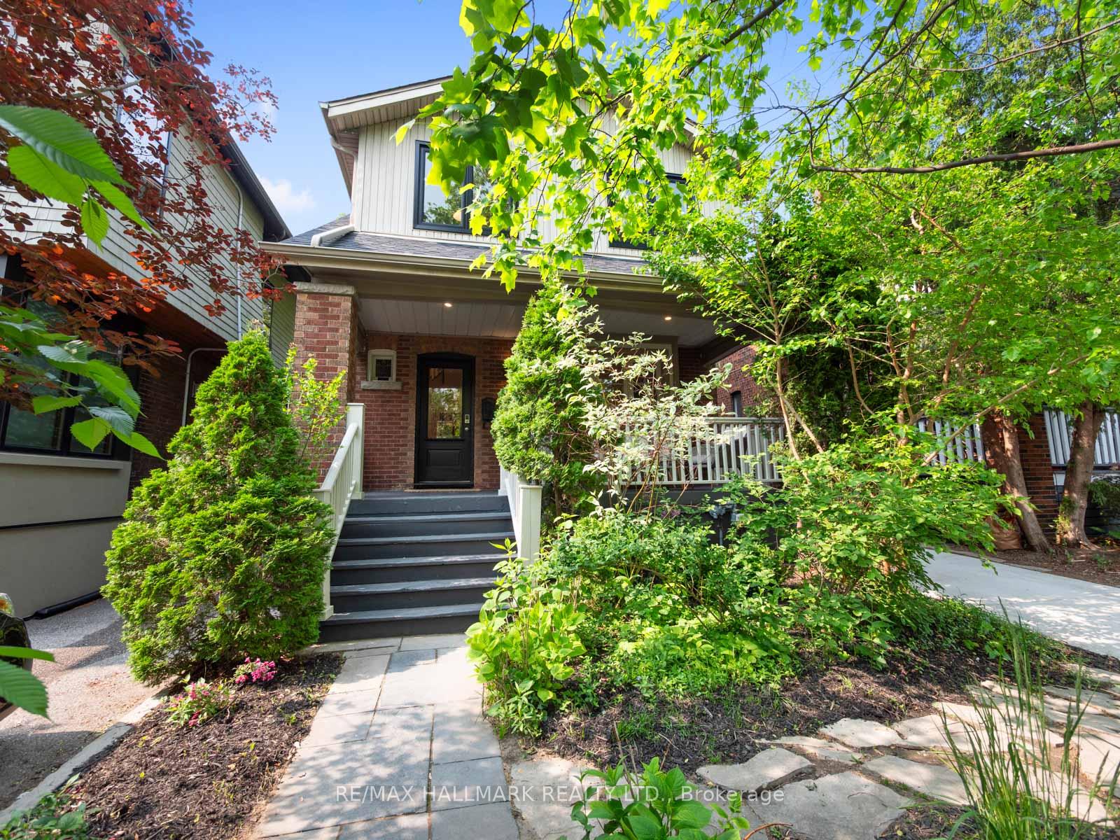 18-thorncliffe-avenue-east-york-ontario-e12199813