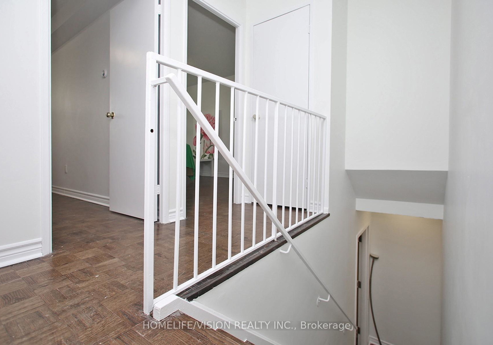 1071-woodbine-avenue-east-york-ontario-e12203284