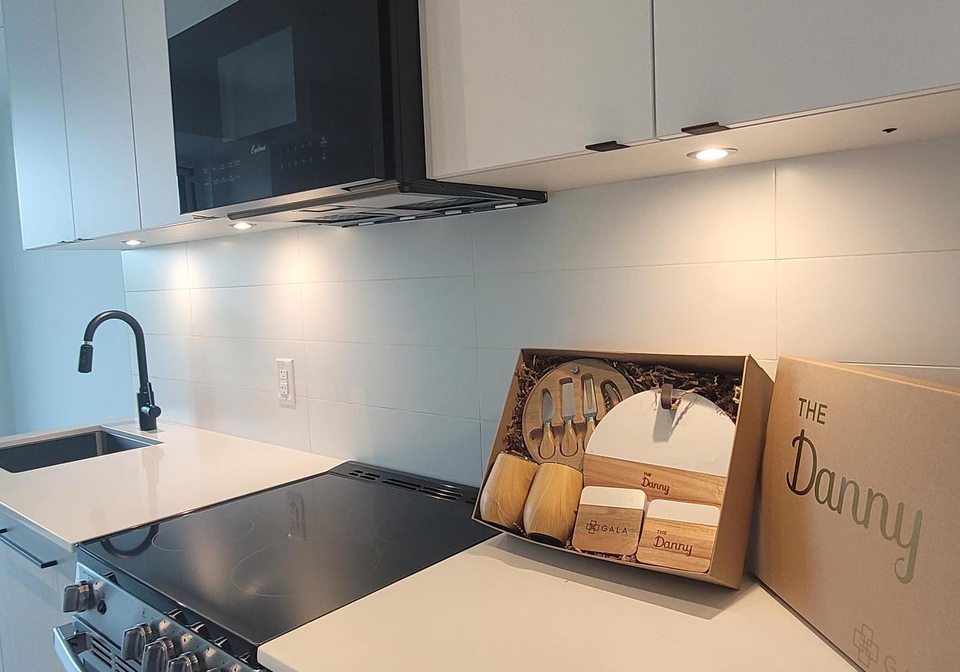 2369-danforth-avenue-toronto-ontario-e12203486