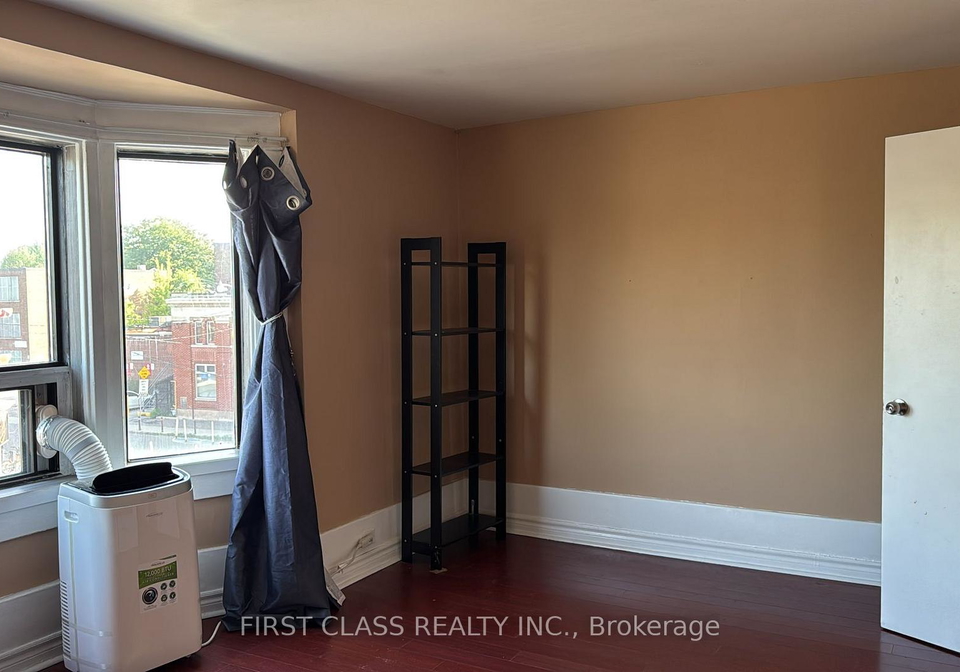 572-danforth-avenue-east-york-ontario-e12203631