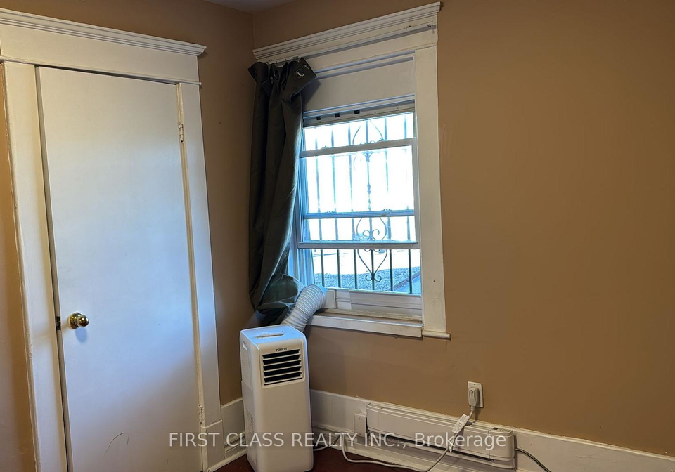 572-danforth-avenue-east-york-ontario-e12203631