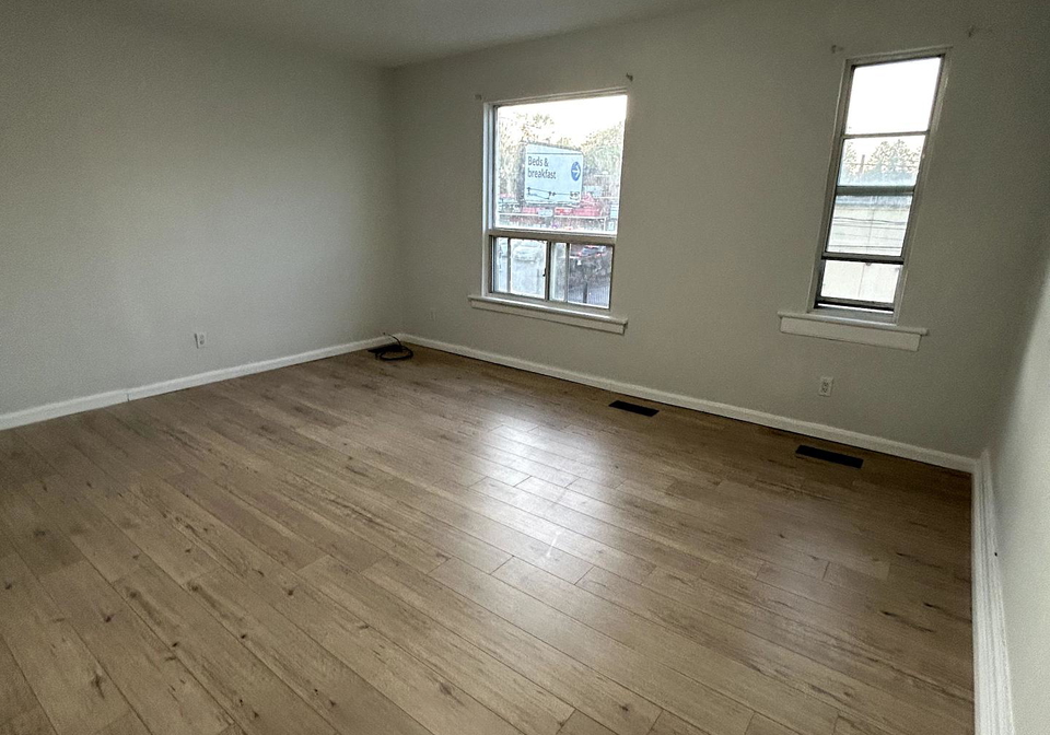 129gerrard-street-e-toronto-ontario-e12205828