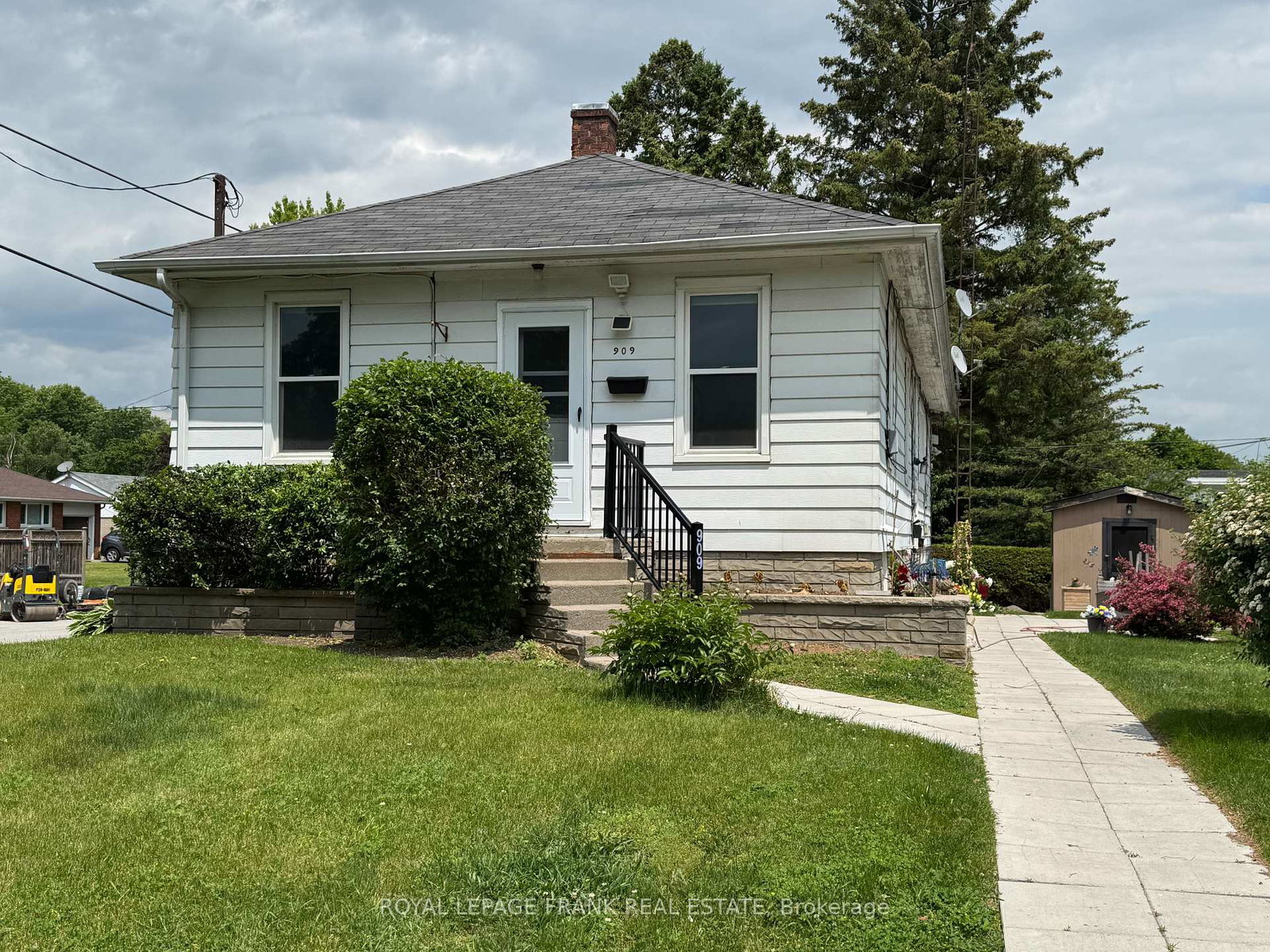 909-masson-street-oshawa-ontario-e12206135