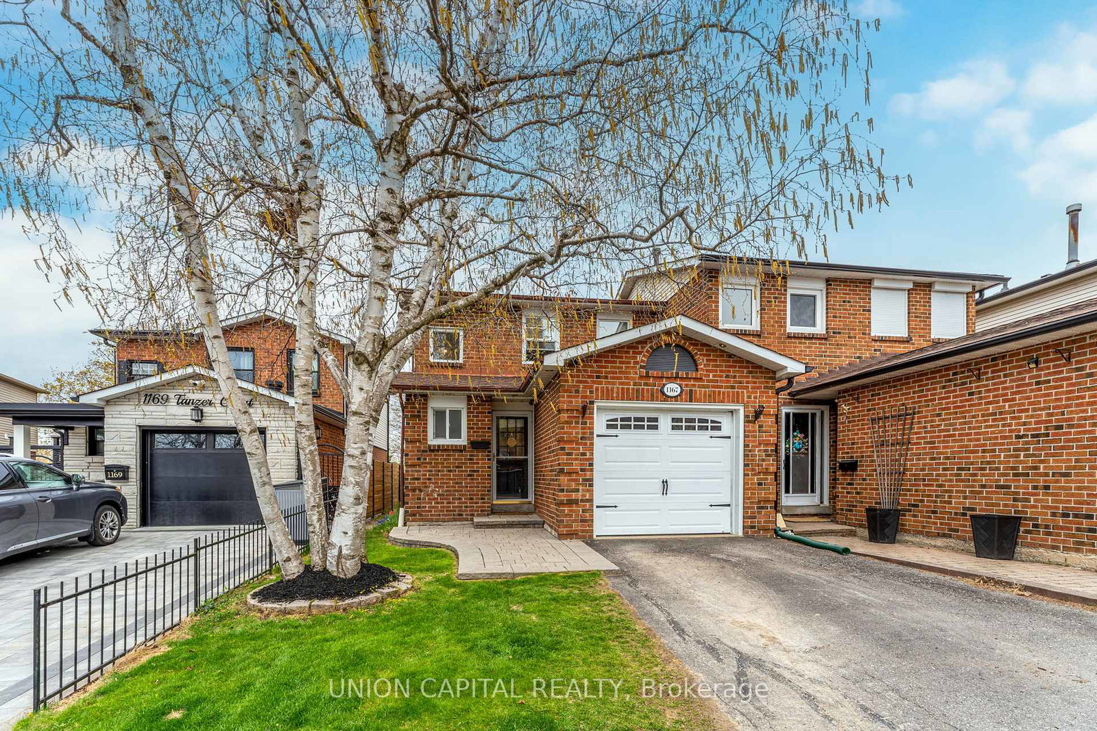 1167-tanzer-court-pickering-ontario-e12207940
