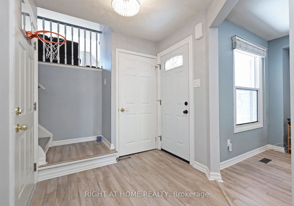 32-chapman-drive-ajax-ontario-e12208250