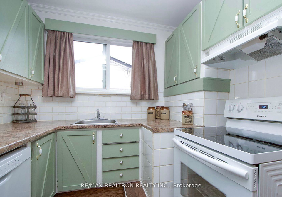 923-bayview-avenue-whitby-ontario-e12208455