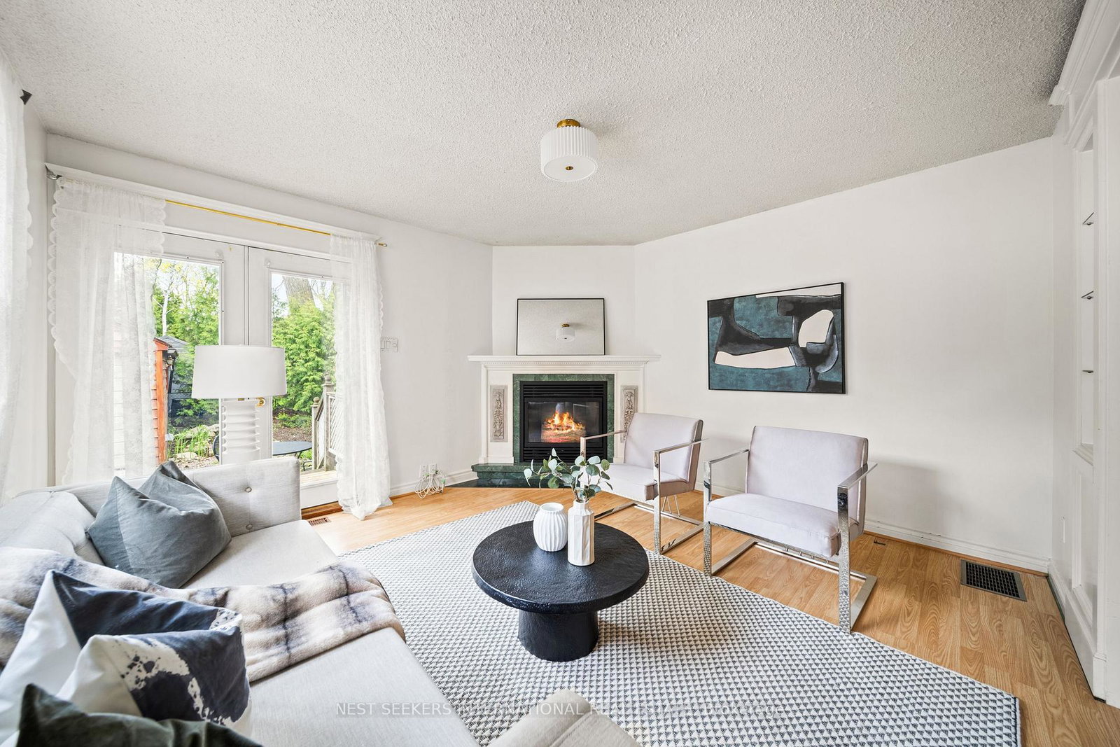 35-cambrai-avenue-east-york-ontario-e12208504