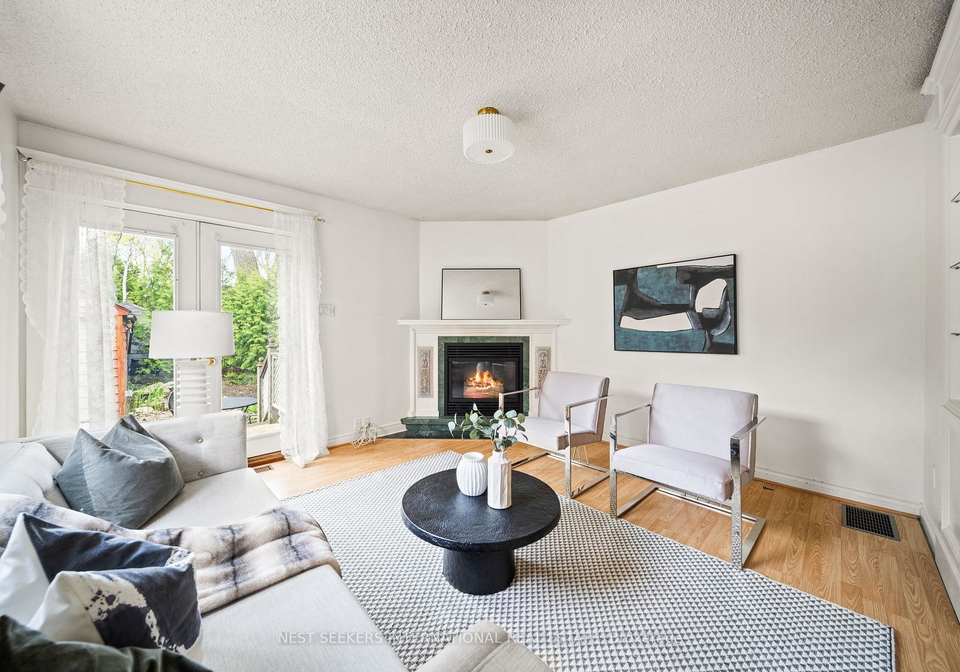 35-cambrai-avenue-east-york-ontario-e12208504