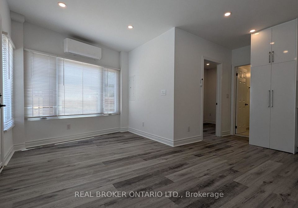 1150-woodbine-avenue-east-york-ontario-e12208799
