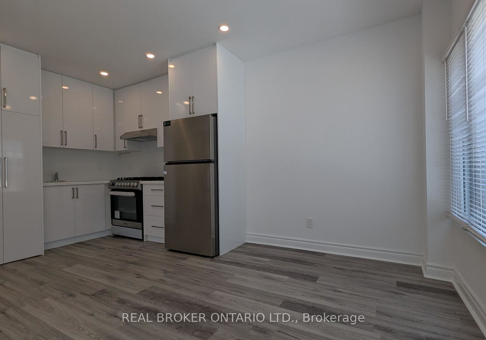 1150-woodbine-avenue-east-york-ontario-e12208799