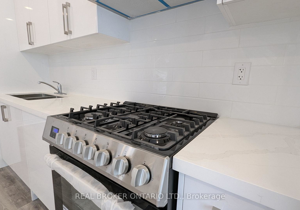 1150-woodbine-avenue-east-york-ontario-e12208802