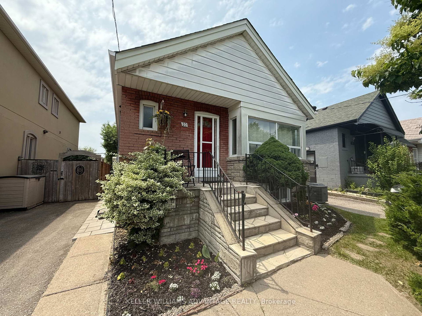 20-hutton-avenue-east-york-ontario-e12209244