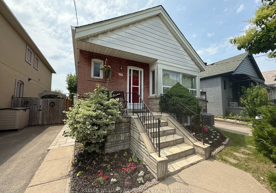 20-hutton-avenue-east-york-ontario-e12209244