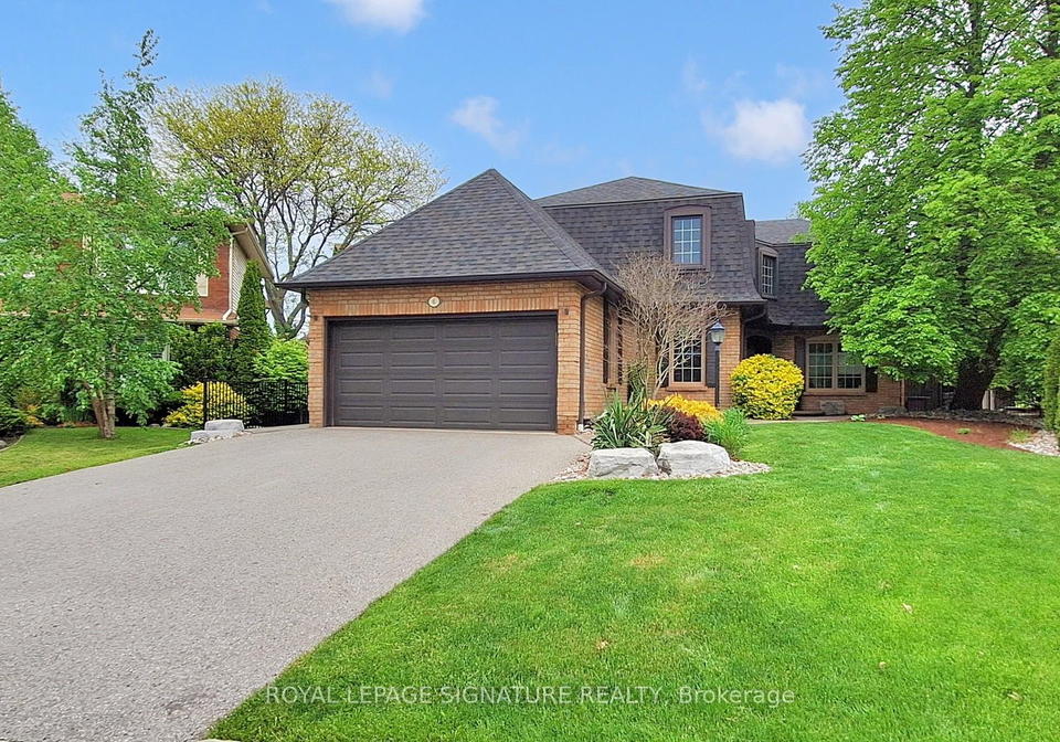 6-harlowe-court-whitby-ontario-e12209385
