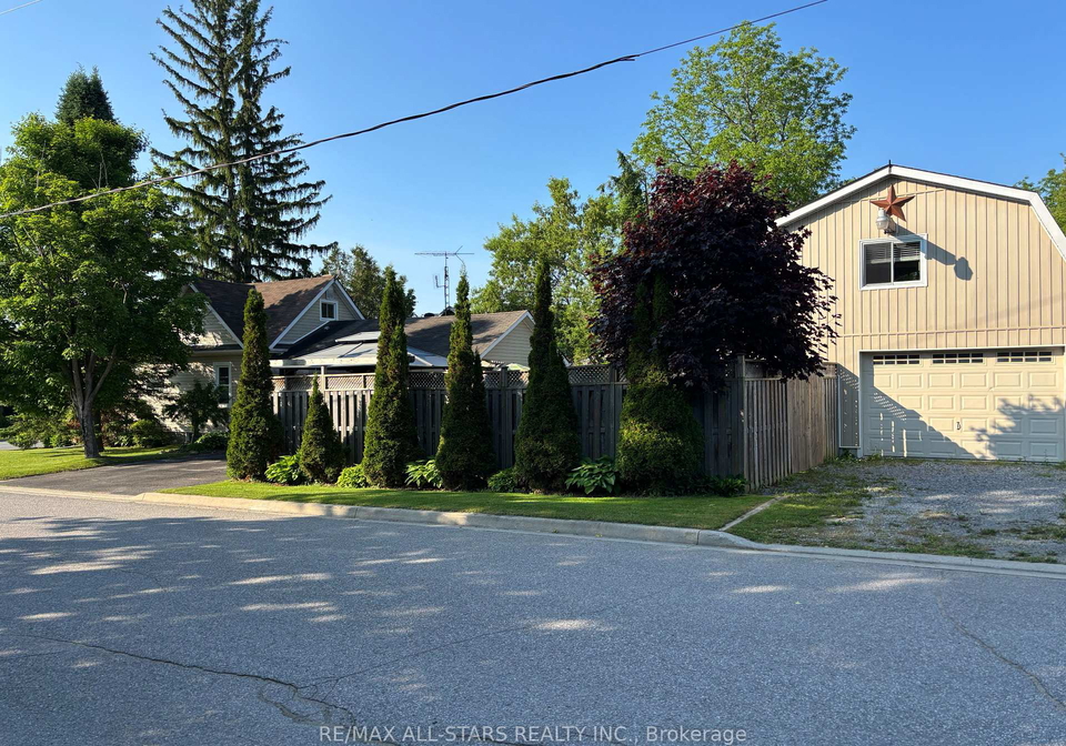 2-henrietta-street-scugog-ontario-e12209614