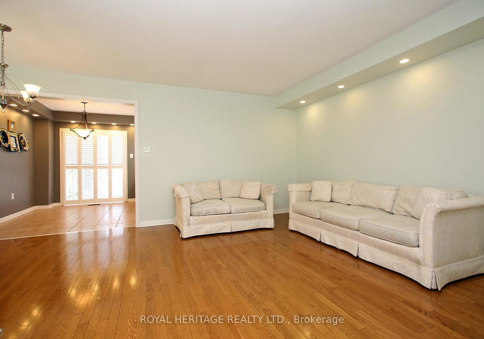 70-longueuil-place-whitby-ontario-e12210038