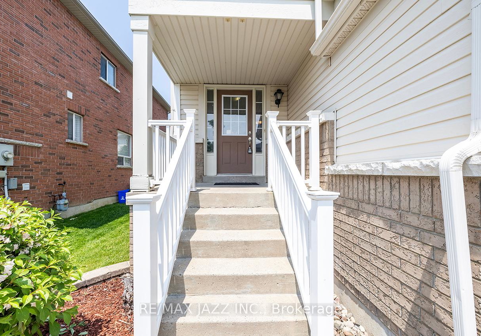 80-barrister-avenue-whitby-ontario-e12210827