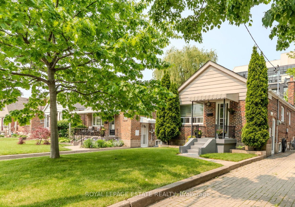210-westview-boulevard-east-york-ontario-e12211524